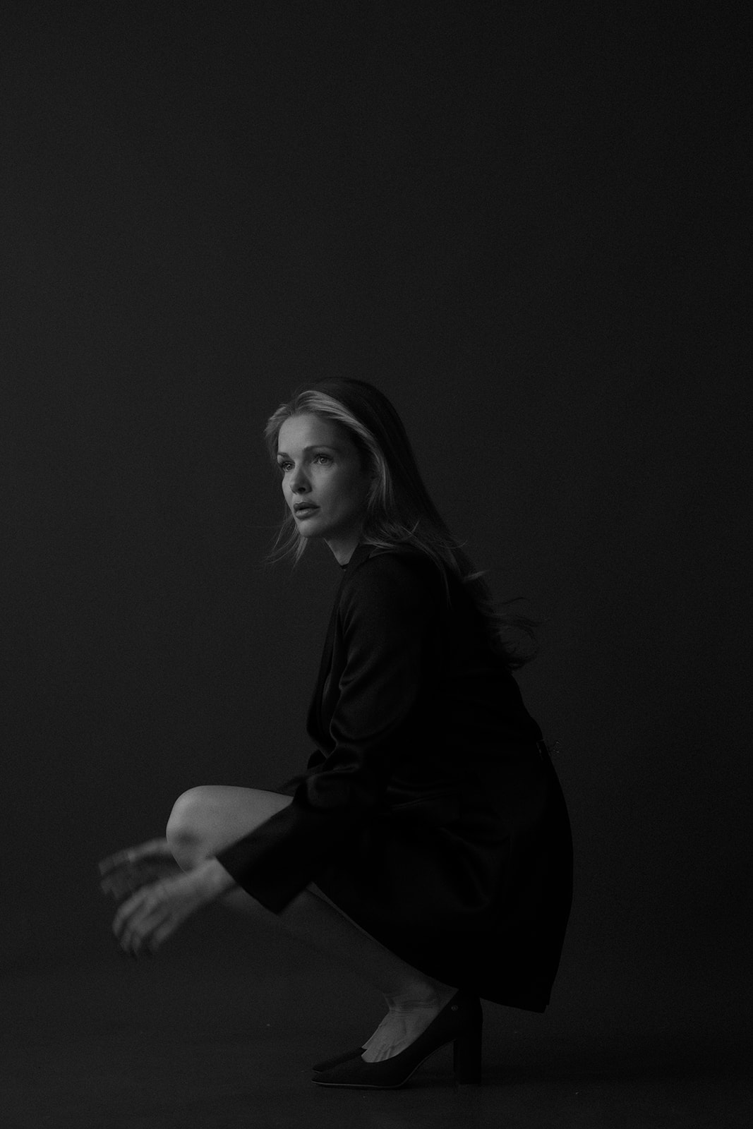 Zwart-wit portret uit de Beeldkracht sessie van Manon